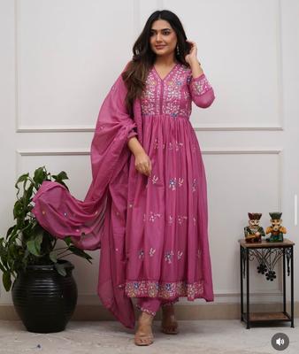 Women's Embroidered Kurta Pant Dupatta Set Indian Ethnic Bollywood Salwar Kameez
