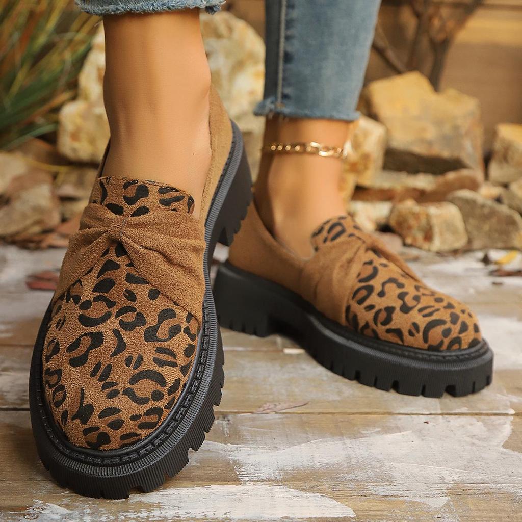 British Style Leopard Print Velvet Loafers with Thick Sole - Large Size, Slip-On Women's Shoes, Summer 2025 Collection.