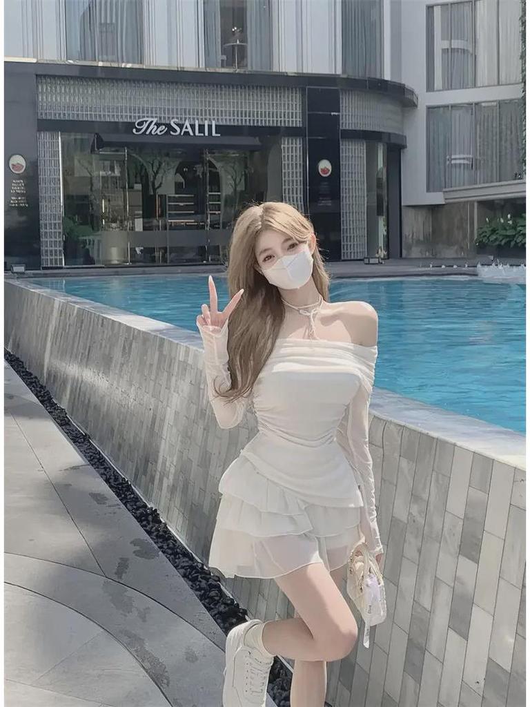 French Sweet & Spicy One-Shoulder T-Shirt and Cake Skirt Two-Piece for Women