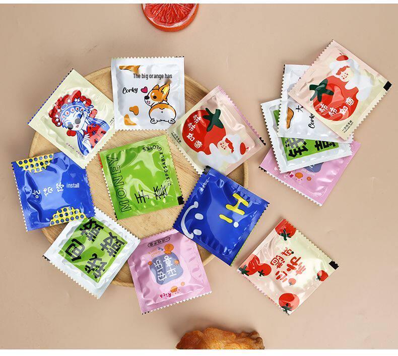 Small Disposable PE Gloves Pack - Durable, Transparent, and Thickened for Catering, Food Handling, and Household Use.
