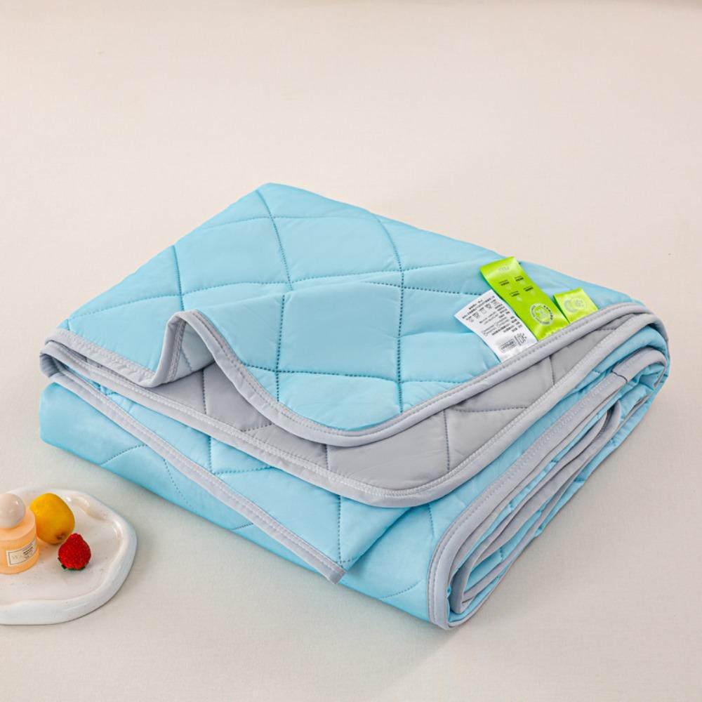 New Double Sided Cooling Blanket Skin-Friendly Cold Effect Conditioning Quilt Solid Color Lightweight Cooler Quilt Spring Summer