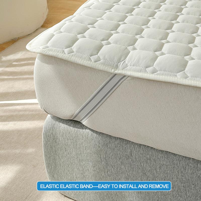 Quilted Mattress Cover Breathable Mattress Protector,Bed Sheet with Straps,Soft,Washable,Anti-Slip,Hypoallergenic, Noiseless