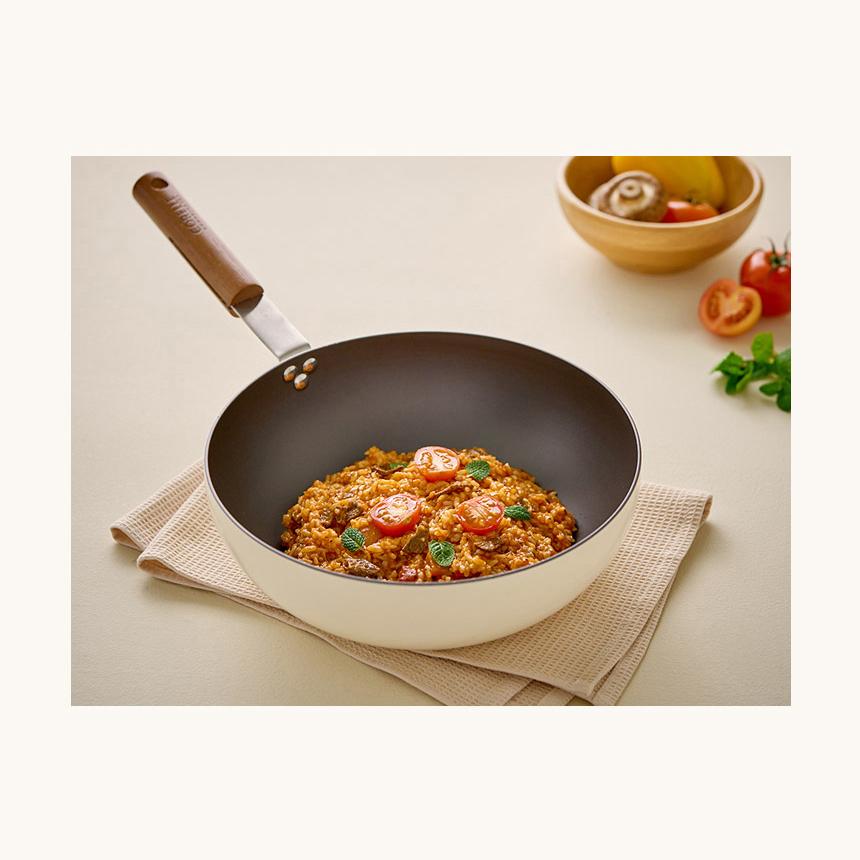 CORELLE Chocolate Nonstick Wok Pan (26cm) No PFOA Ivory