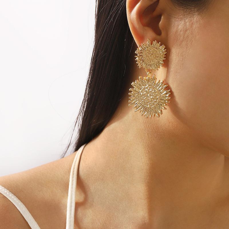 Exaggerated Gold Color Sunflowers Pendant Earrings for Women Simple Metal Floral Geometric Irregular Earrings Wear Zircon Gifts