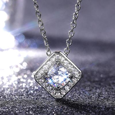 Nuovo Design Semplice ed Elegante Collana con Pendente a Forma di Quadrato Accessori Brillanti per Fidanzamento Matrimonio Collane Graziose da Donna