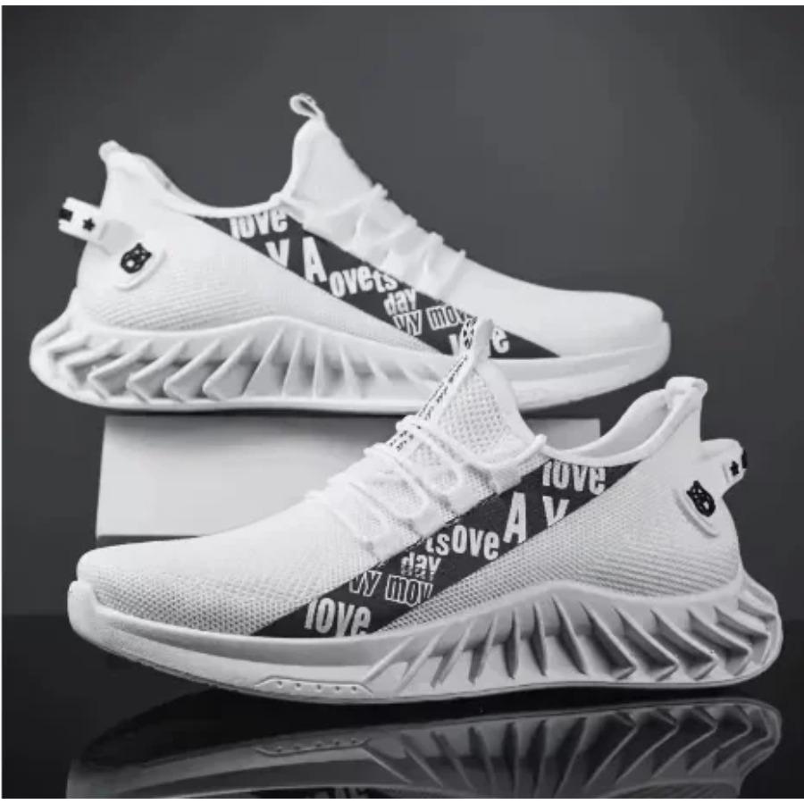 2025 Lightweight Mesh Comfortable Casual Man Shoe Non-Slip Zapatillas Hombre Men Sneakers Summer Breathable Sports Running Shoes