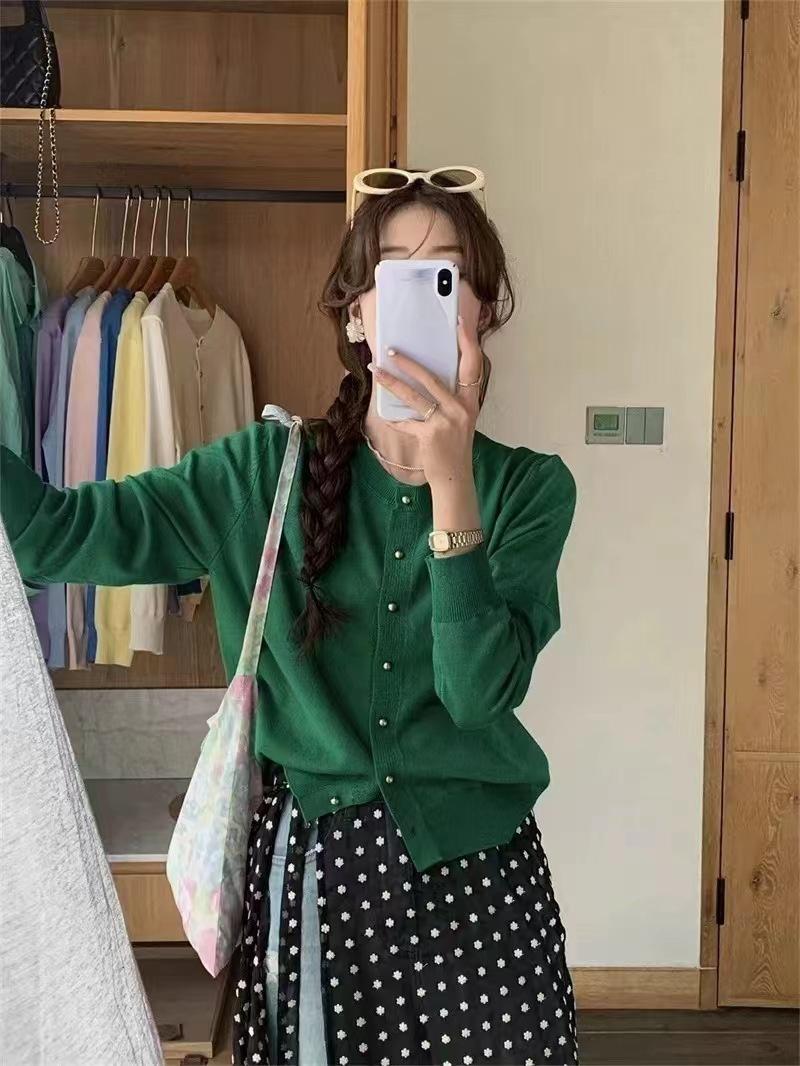 

Осенний новый кардиган женский вязаный с длинным рукавом и круглым вырезом, нишевый дизайн, приталенный и универсальный свитер-жакет женский One Size темно-зеленого