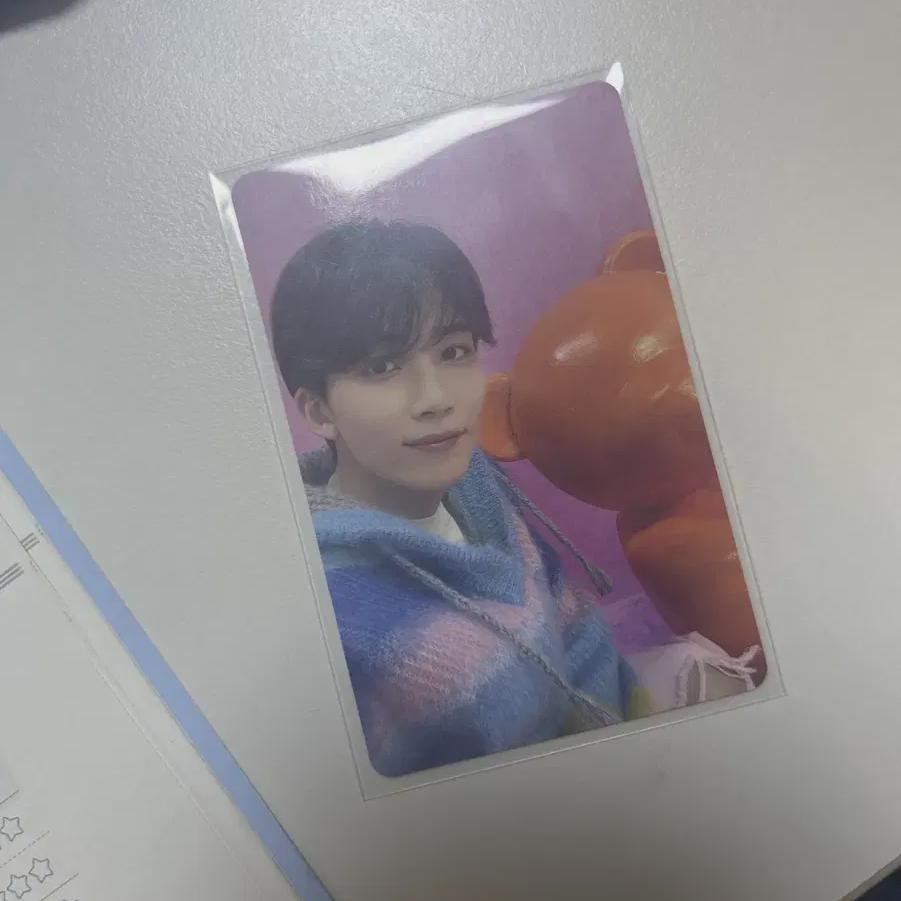 

Defined Dream Photocard