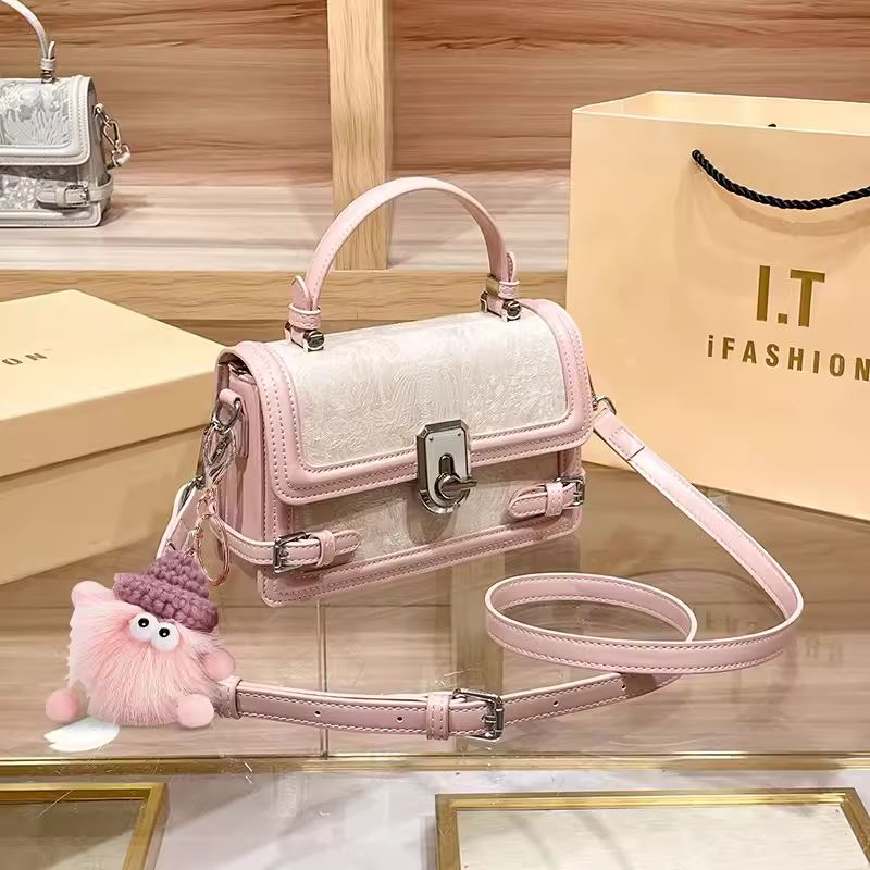 

Chvains Kuen Moonlight Treasure Box Handbags Women 2025 New Arrival Fashion Best-Seller Work Clothing Shoulder Messenger Bag Pink + tote bag