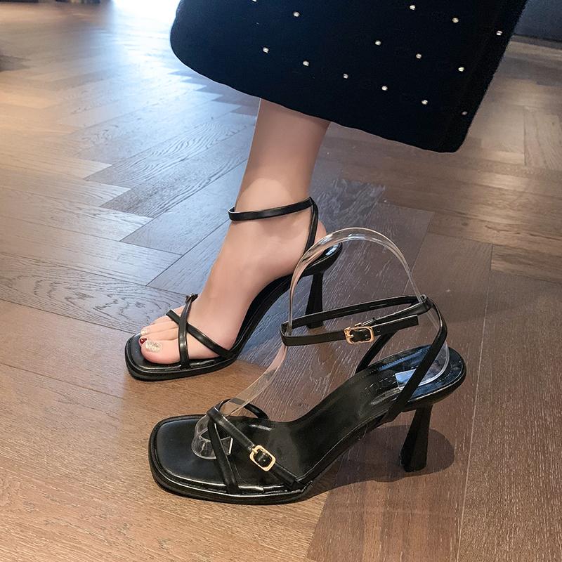 

Мода Новая Летняя Мода Открытый Носок Однотонный 2025 Женские Туфли на Высоком Каблуке Нескользящие Сексуальные Женские Сандалии Тонкий Каблук Квадратный Носок 34 чёрный