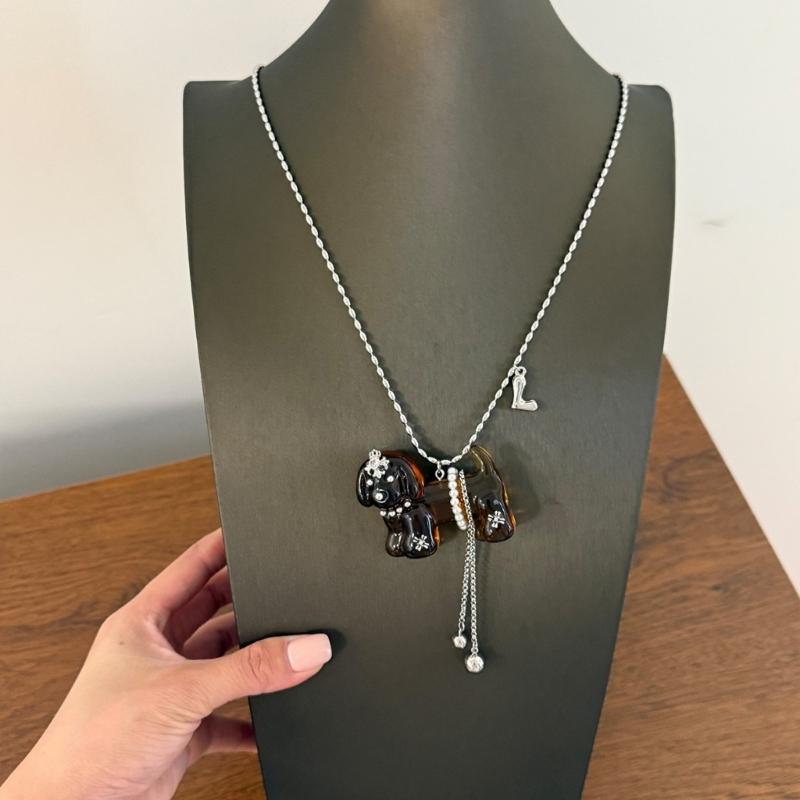 Giftable Dog Pendant Necklace with Chain Design for Daily Wear, Playful Statement Neckchain for Date and Party Looks