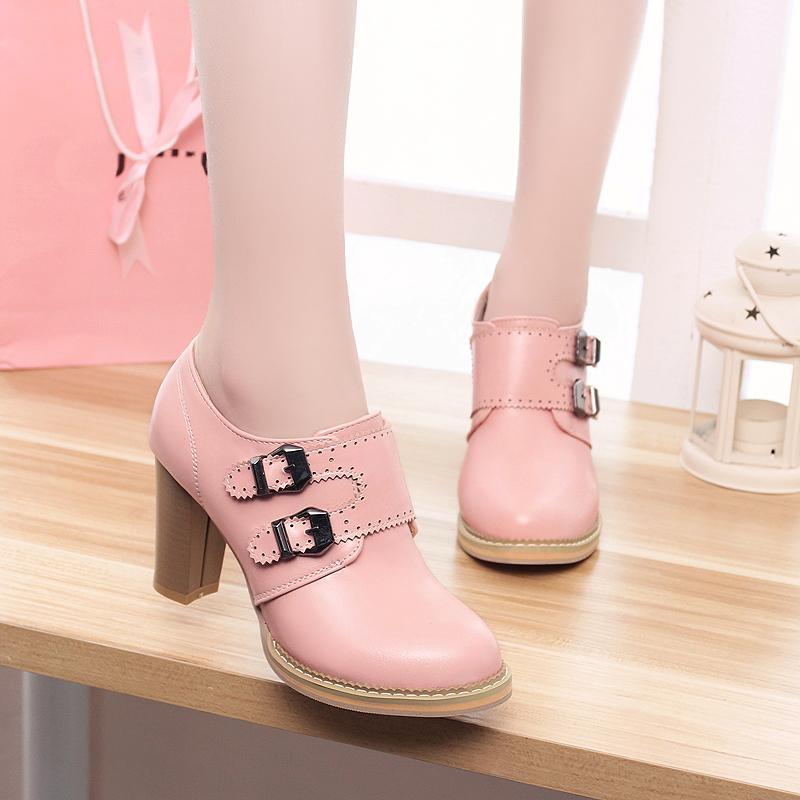 

Q/Женские высокие каблуки, одиночные туфли в британском стиле в стиле ретро, ​​толстый каблук, однотонные цвета, большой размер, всесезонная обувь.