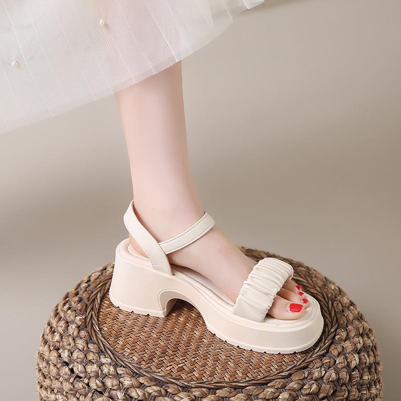 Sandals women wear summer new small thick-soled buckle pleated beach shoes women