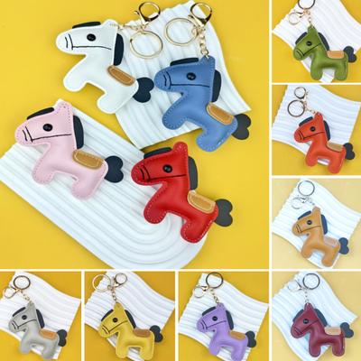 Colgante Llavero Cuero Sintético Amuleto Caballo Llavero con Cuerda Colores Vibrantes Llavero Accesorio para Bolso