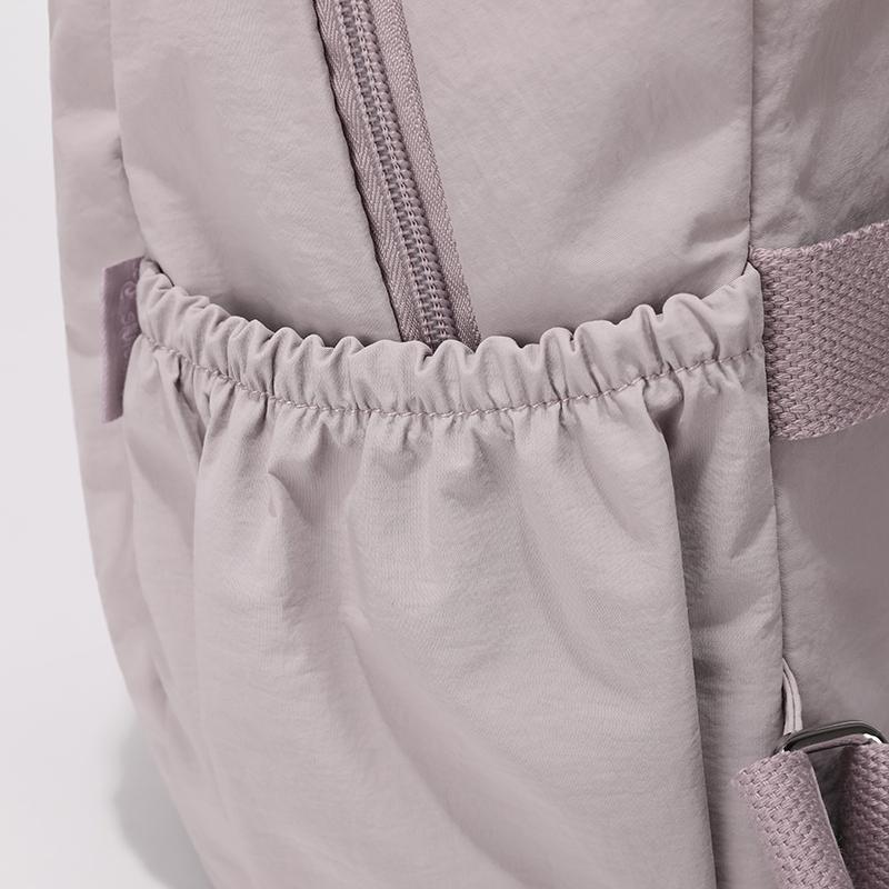 Leichter Nylon-Rucksack mit Reißverschlusstasche vorne Seitentaschen Verstellbare Träger Lässiger Tagesrucksack für Damen für den täglichen Gebrauch und Reisen