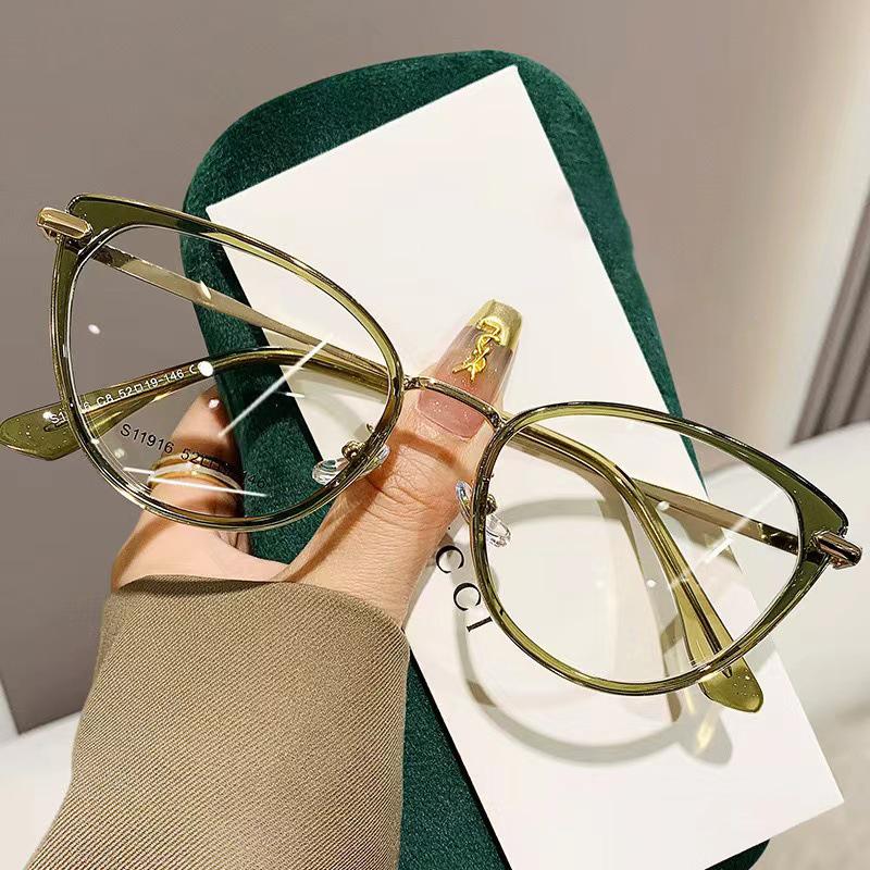 Tr Retro Cat Eye Glasses Women Professional Fashion Elegant Trend Flat Light Mirror Small Frame Eye Mirror XTP6005