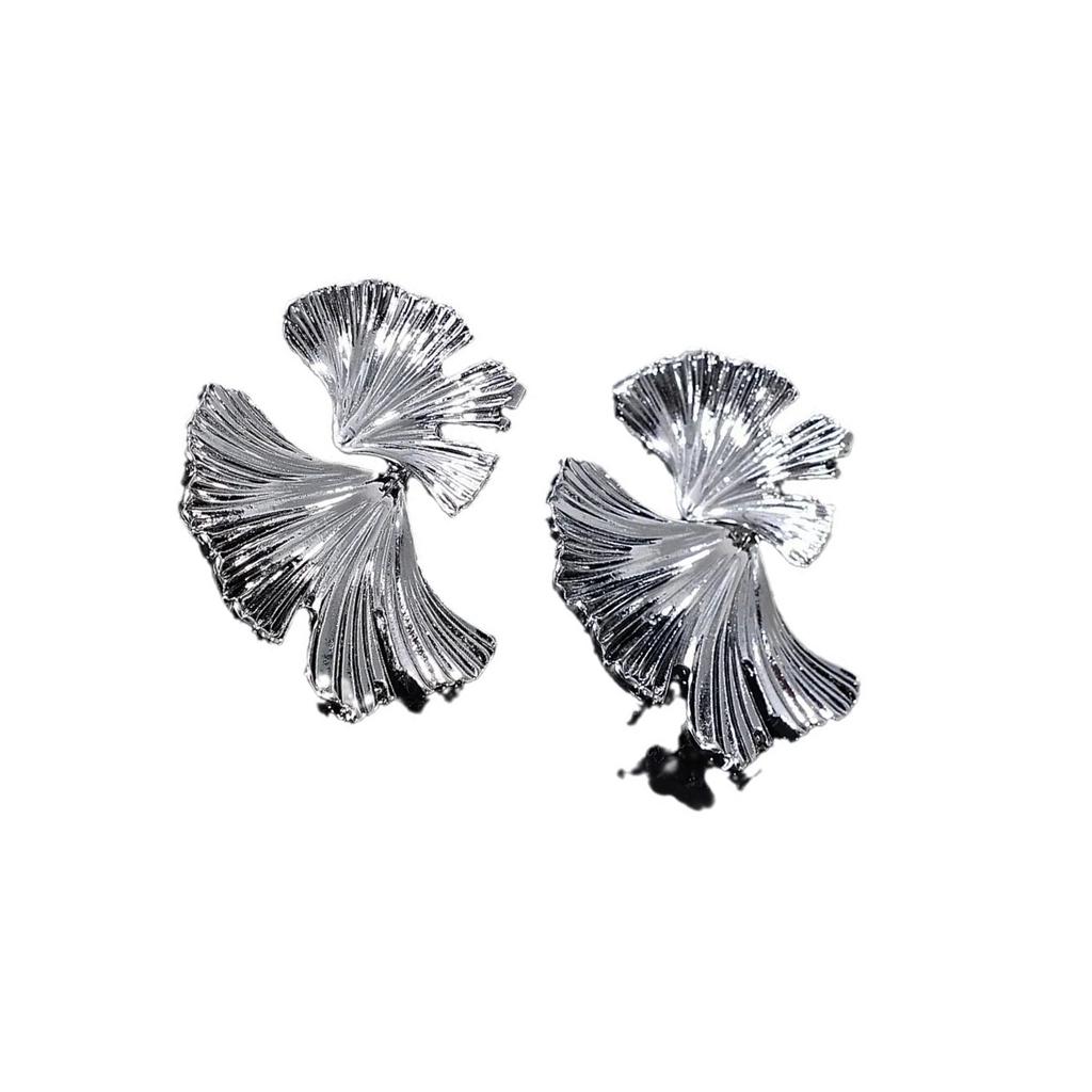 Delicate Ginkgos Leaf Earrings Alloy Fashion Accessories Party Wedding Ear Studs Suitable for Casual or Formal Occasions