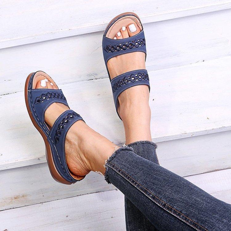 European and American foreign trade large size slope heel thick bottom hollow slippers women's round head light casual one-pedal sewing line slippers