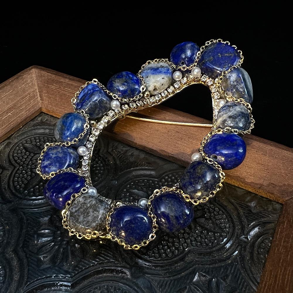 

Французская брошь ручной работы из лазурита с геометрическим узором: Простой, изысканный аксессуар для высокой моды с контрастными цветами чёрный