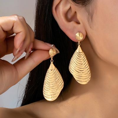 Niche Design Metal Shell Pattern Water Drop Light Luxury Wave Pattern Earrings Commuting Versatile High-end Earrings