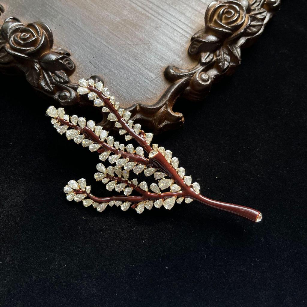 Wytworna emaliowana broszka w kształcie kwiatu z klonu vintage i diamentów - Wykwintny srebrny wzór płonącego drzewa dla kobiet