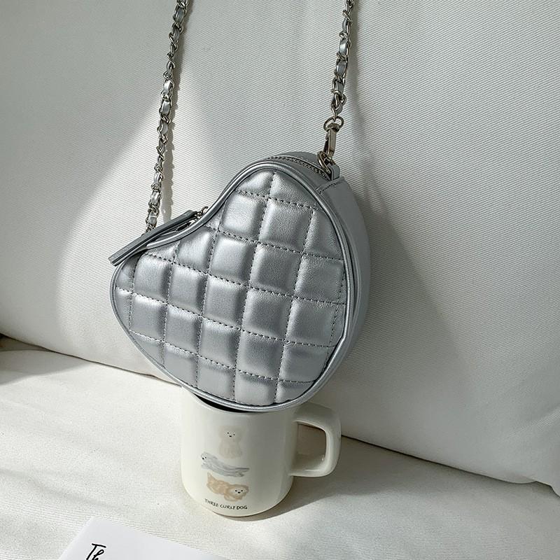 

2025 Cross-border Fashion Style Silver Chain Bag Women With A High-class Feeling Niche Heart-shaped Rhomboid Cross-body