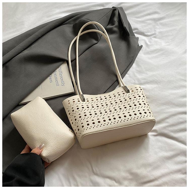 

High-end underarm big bag women s 2025 new summer fashion hollow tote bag simple large-capacity shoulder bag белый