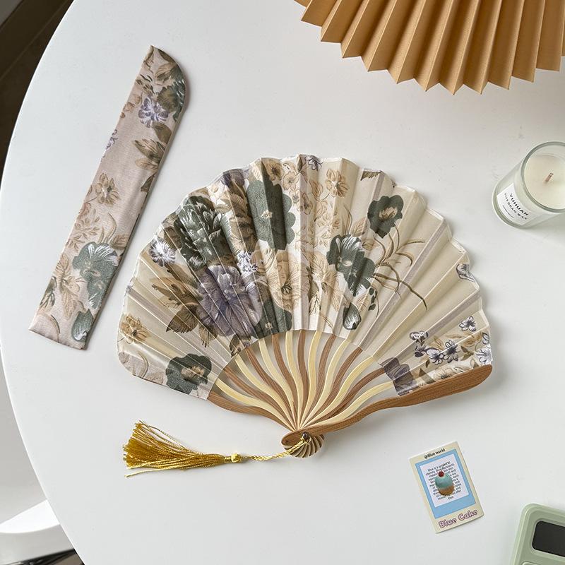 Kinesisk japansk stil Silk Fan Folding Fan Bröllop Fan Art Presenter Dans Hand Fan Vintage Bamboo Folding Hand Held Flower Fan