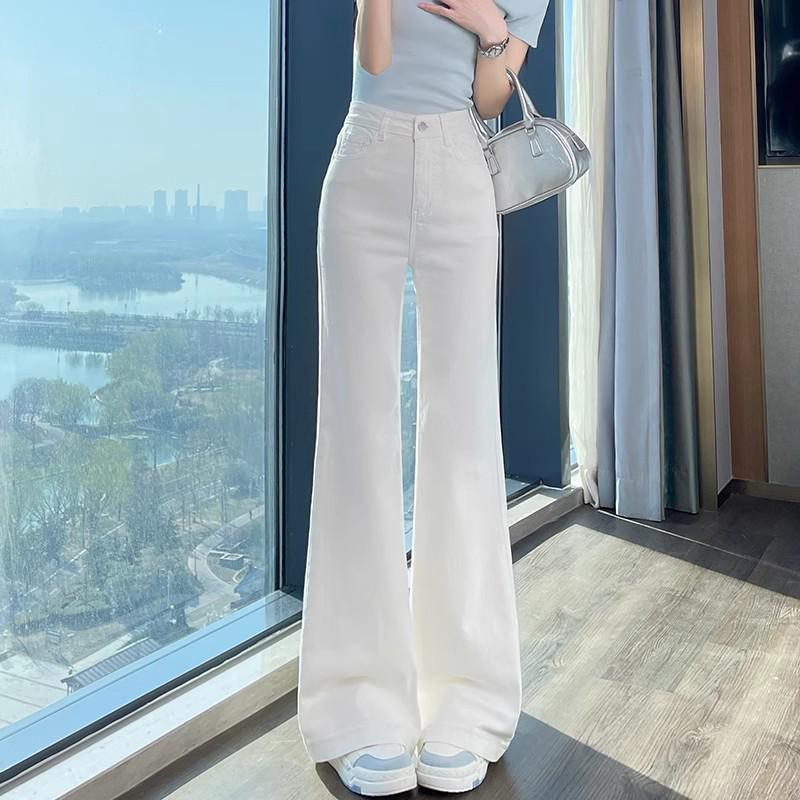High-Waisted White Micro-Flare Jeans for Women - 2025 Autumn/Winter Collection: Slimming, Casual, Versatile, Floor-Length.