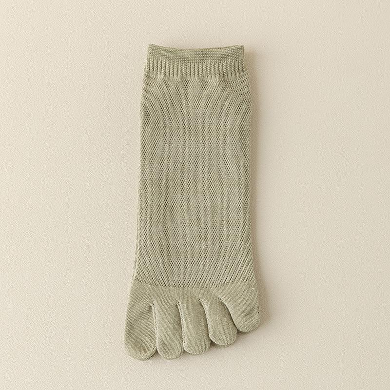 Men's Antibacterial Cotton Split-Toe Socks - Breathable, Sweat-Absorbing Five-Finger Socks for Spring/Summer.