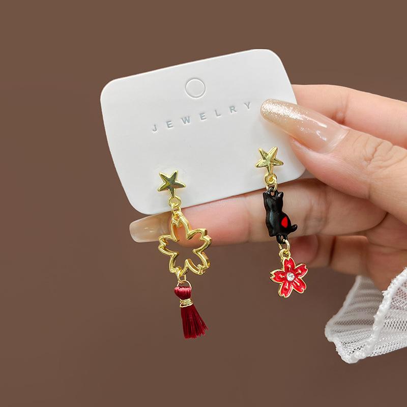 Fashion Cartoon Long Asymmetrical Color Matching Flower Cat Fox Fan Stud Earrings Childlike Playful Earrings Woman