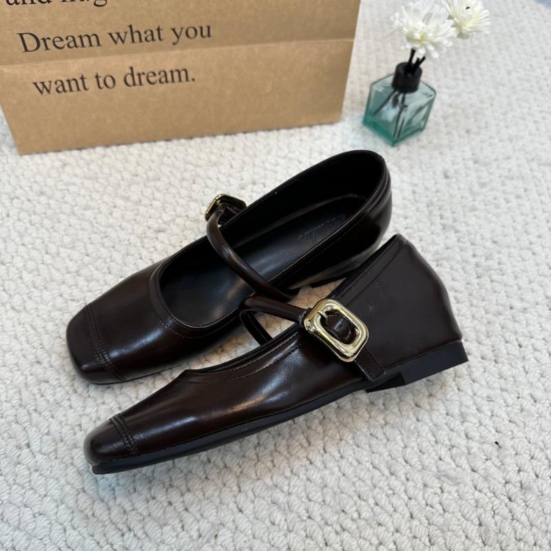 

Small man inner height increase 5cm small leather shoes women s one-word buckle with square head shallow mouth retro Mary Jane single shoes spring 34 чёрный