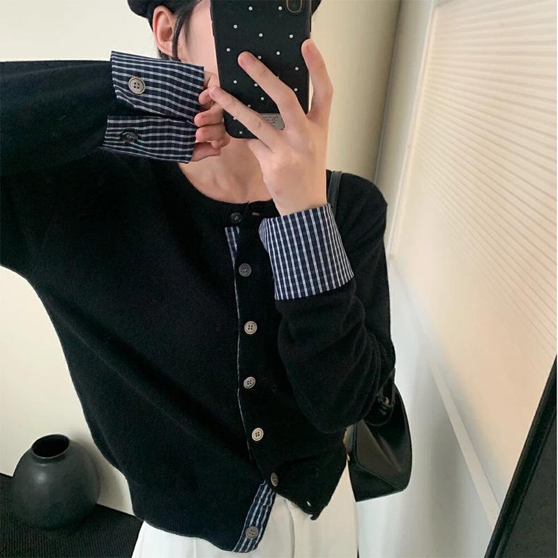 

2025 Spring Korean Style Women s Contrast Plaid Knitted Cardigan Sweater