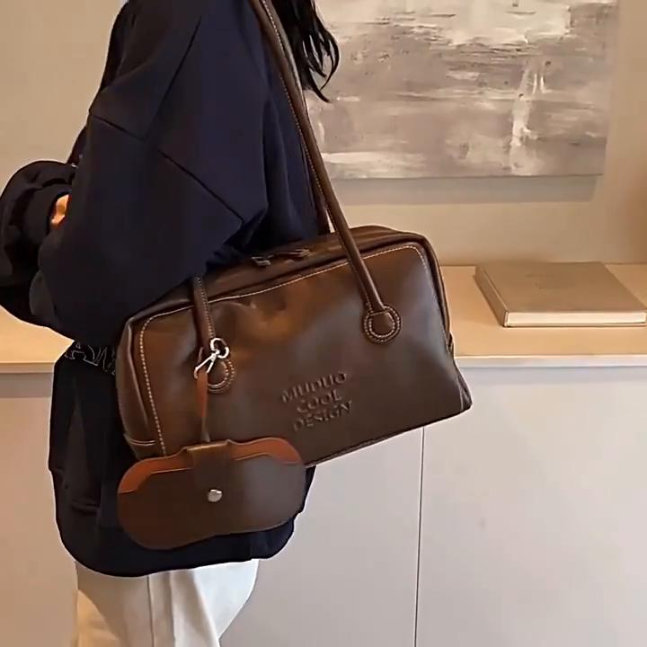 Fashion Handheld Bowling Handbag for Women New Shoulder Large Capacity Commuting Leisure Underarm Bag CLE