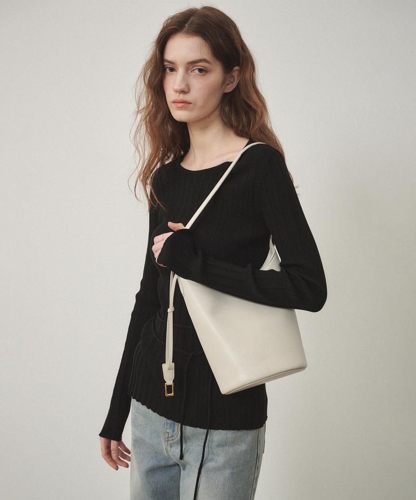 Ostkaka Forena Bucket Shoulder Ivory