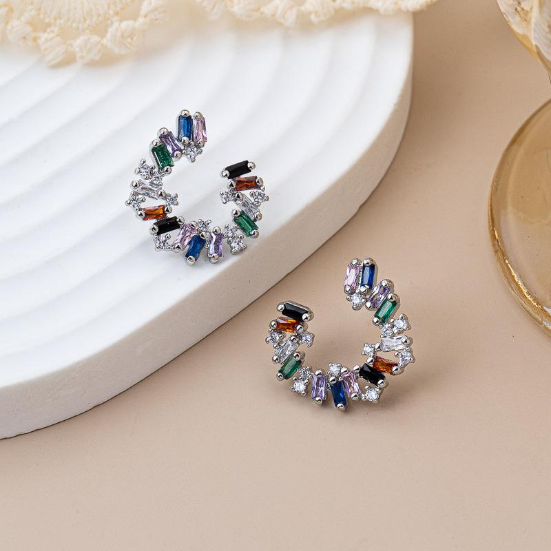 New Fashionable Personalized Diamond-encrusted Earrings, Studs, European and American Trend Light Luxury INS Simple and Versatile Earrings, Earrings.