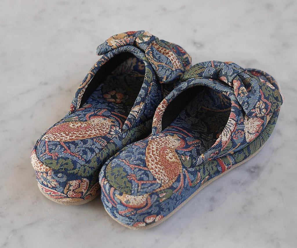 Jennifer Taylor Schöne Beine Prinzessinnenzimmergröße Schleife Perfekt für Schönheit Nagel Erdbeere William Schuhe, M, Hausschuhe, Salons, Salons, Dieb, Morris,