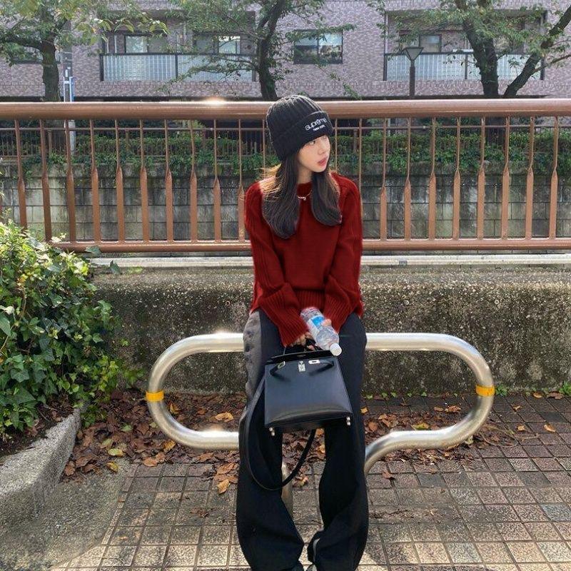 2024 Autumn/Winter Women's Korean Style Ribbed Knit Pullover Sweater - Round Neck, Loose Fit, Versatile Outerwear.