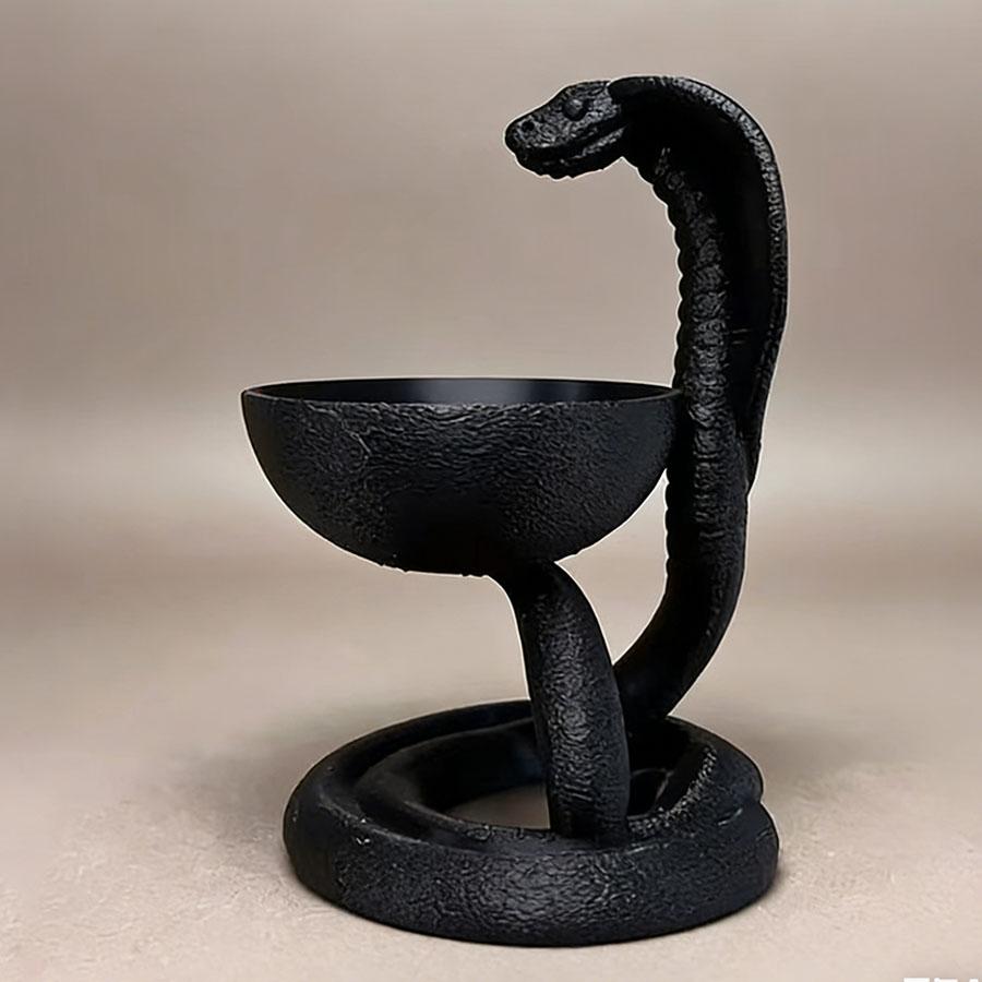 

1 PC Gothic Cobra Candlestick, Dark Mysterious Desktop Decoration for Gothic Style Home & Table Ornament чёрный