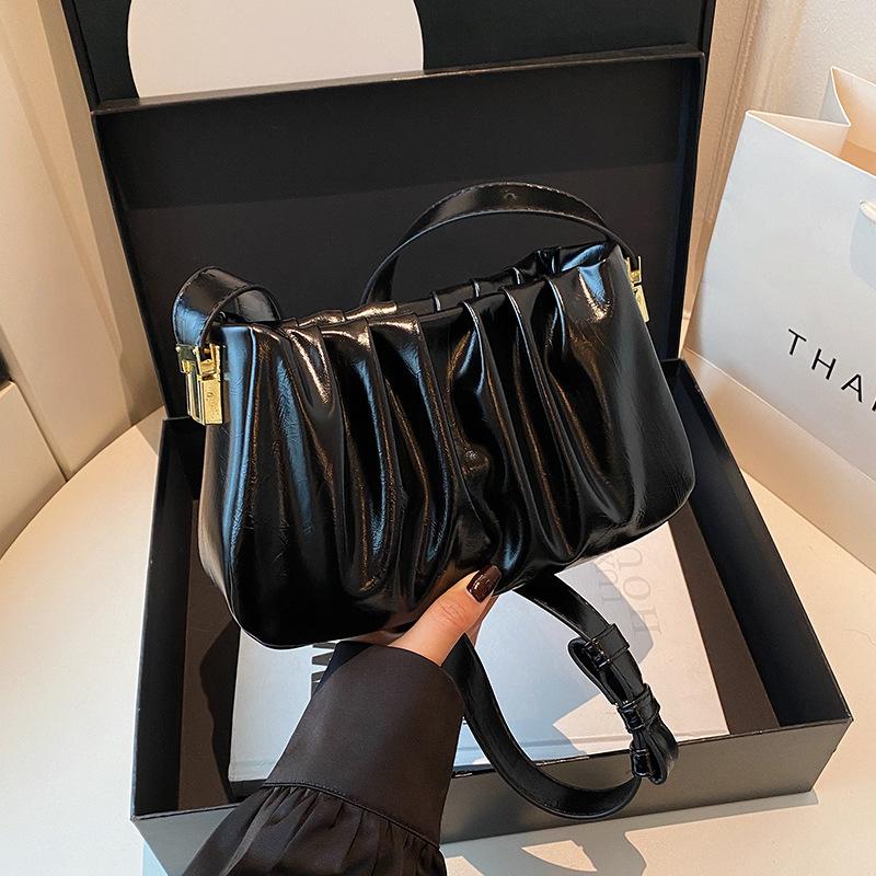French niche texture underarm commuter bag women's 2025 new simple retro small square bag pleated shoulder messenger bag