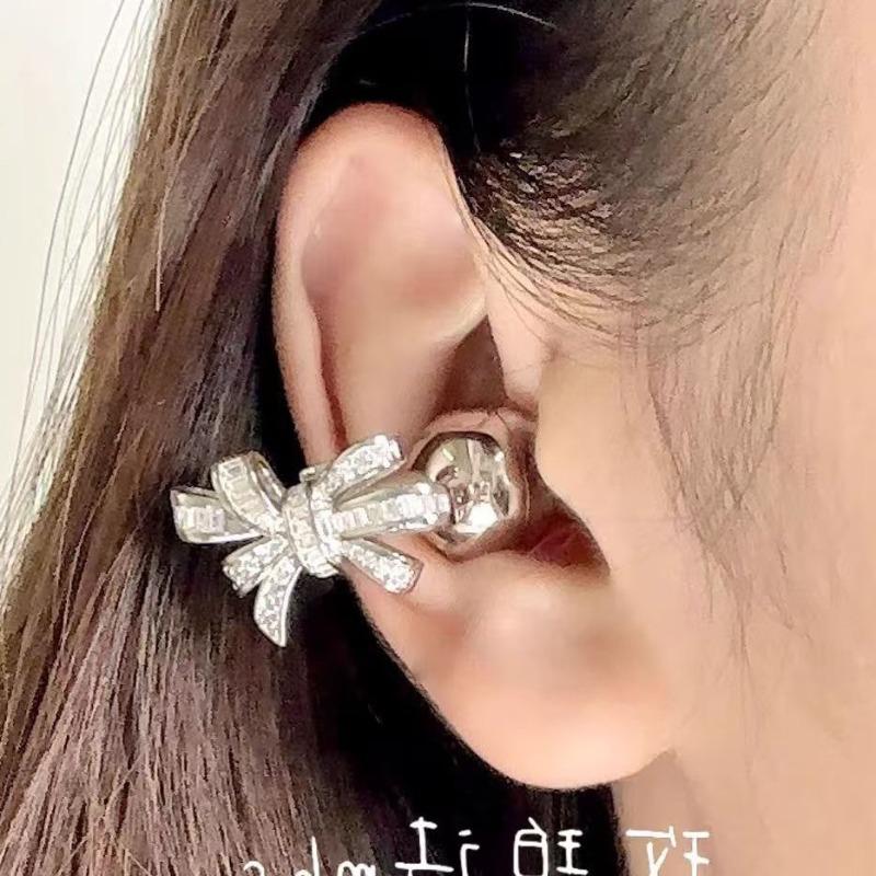 Suitable for earphone clips - star-shaped butterfly knot ear clips, with elegant and fashionable design, exquisite in quality.