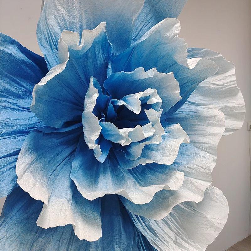 Duża Dekoracja Ślubna z Papierowych Kwiatów - Plisowane Plastikowe Kwiaty na Tło Hotelowe, Gigantyczne Rekwizyty Kwiatowe z Papieru Artystycznego, Produkt Gotowy