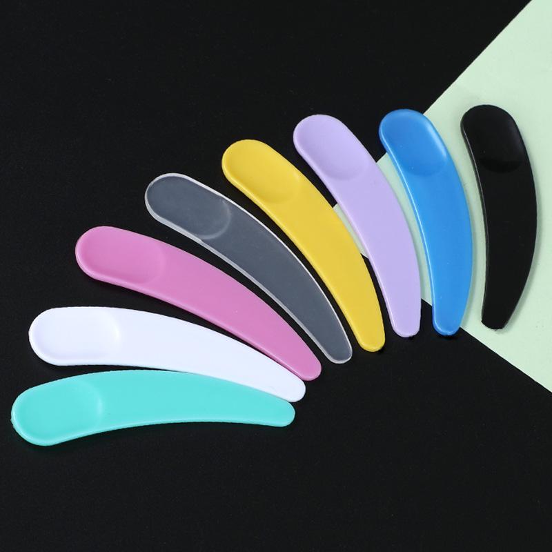 

Crescent Mask Stick Cream Cosmetic Dispensing Spoon - Small Plastic Tool Black Crescent Spoon; PP