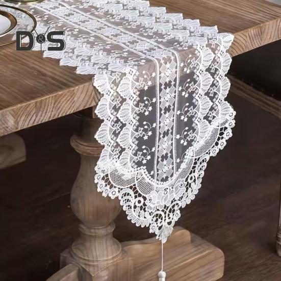 Spets Virkad Bordsflagga Vit Broderi Blommönster Bordslöpare Säsongsbetonad Bondgård Matbordsdekoration