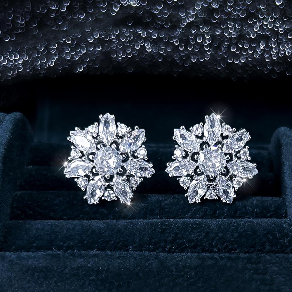 

Marquise Stone White Zircon Cute Snowflake Stud Earrings For Women Vintage Silver Color Wedding Earring Valentine Jewelry Gifts срібні білого кольору