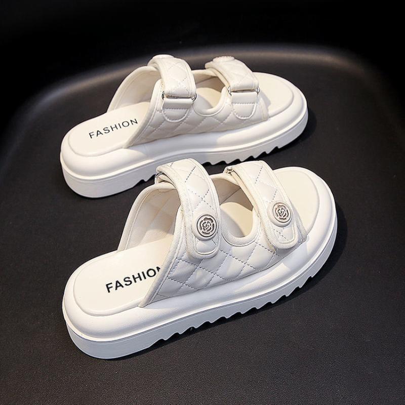 Mode Xiaoxiangfeng Demi-Pantoufles Bouche de Poisson Mode Femme Vêtements d'Extérieur 2025 Nouvelles Sandales d'Été Polyvalentes à Semelle Épaisse Muffin Rehaussantes