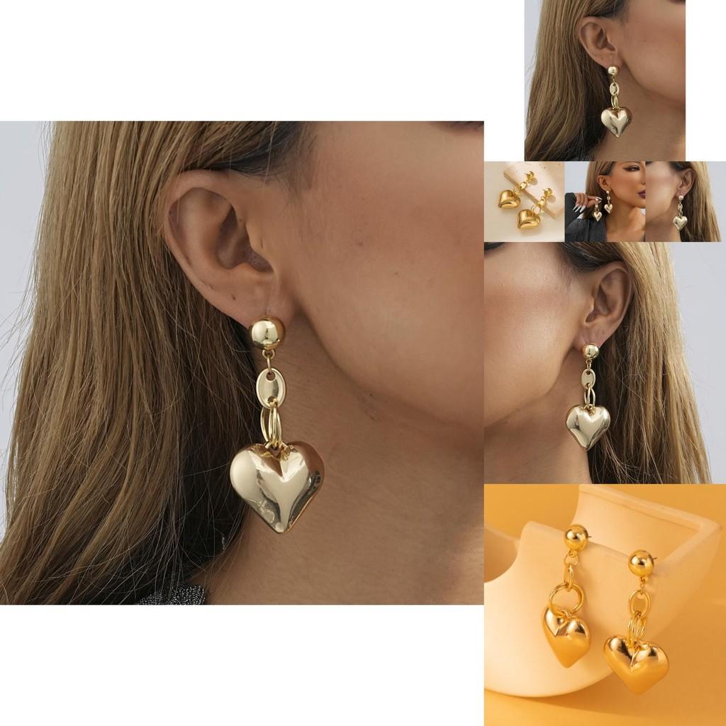Chic Heart-shaped Earrings Retro Gold Plated Studs Modern Fashionable Winter 2023 Design