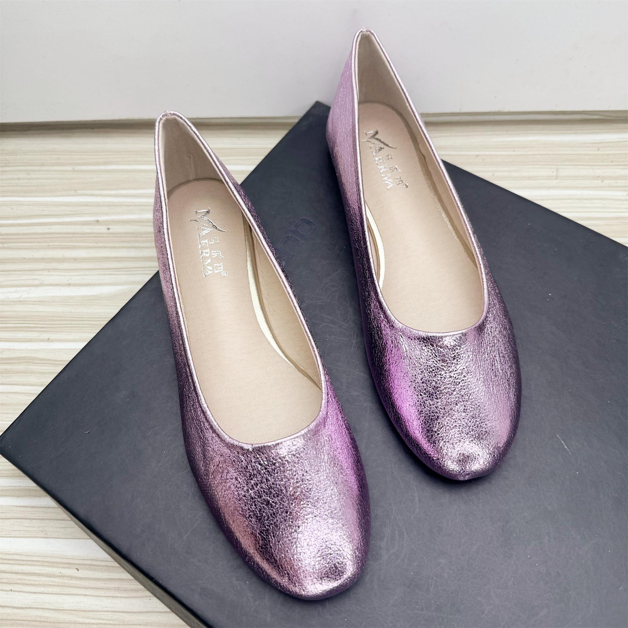 

Модные балетки для женщин 2025 Весна и Осень Новые Блестящие Рабочие туфли Неглубокий Круглый носок Большого размера Повседневная женская обувь 43 44 33 фиолетовый