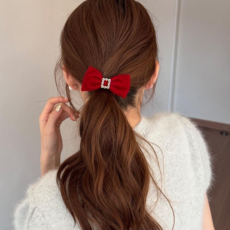 Bows of Square-cut Diamonds In Velvet Hairpin, with Sweet Charm, Hair String and Leather String Accessories