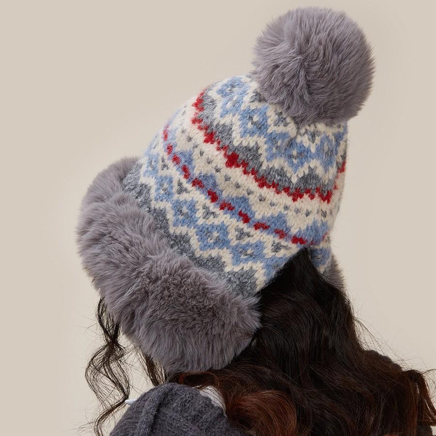 Thickened and Warm Wool Hat Lei Feng Hat for Women Knitted Furry Face Showing Small Northeast Snow Ear Protection Hat